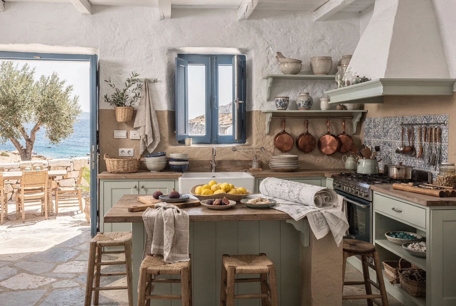 Coastal Breeze: The kitchen