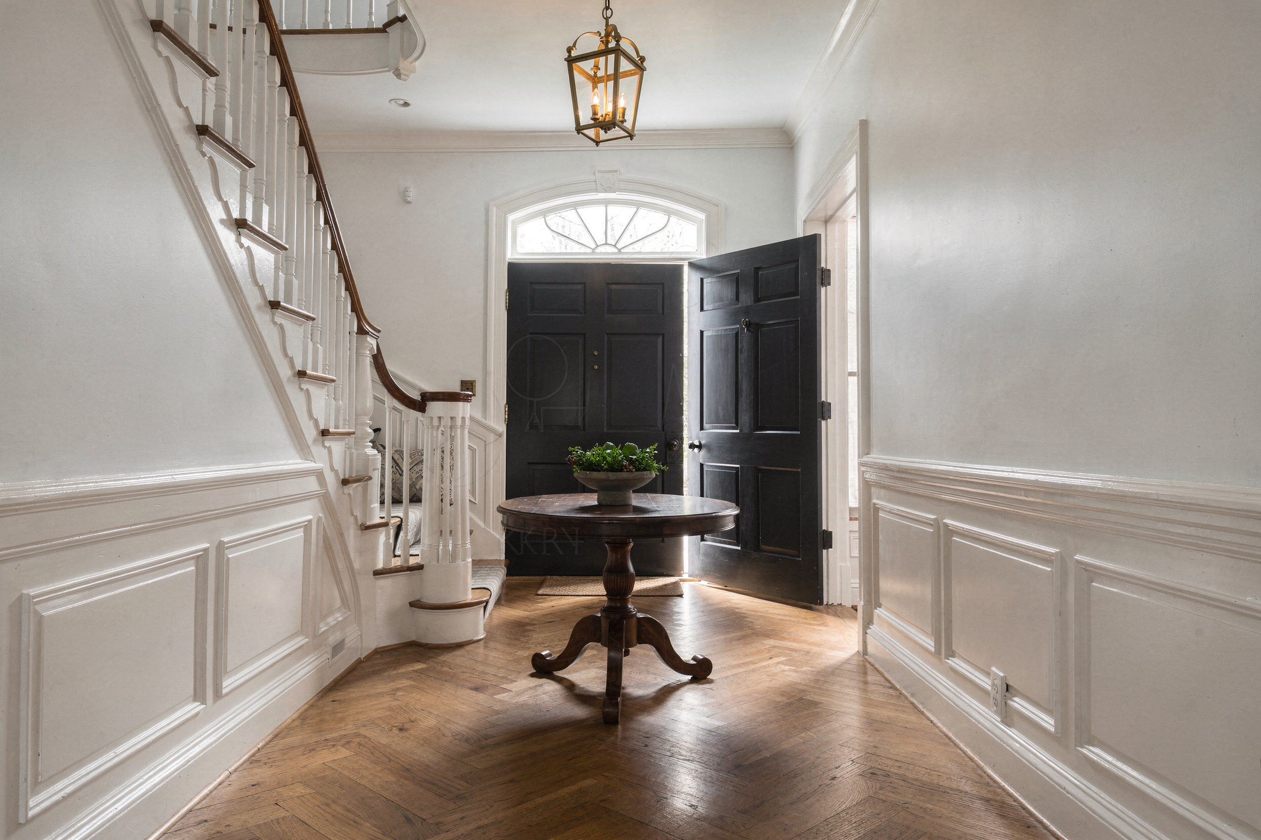 Lamplit Umber: Entry & Foyer