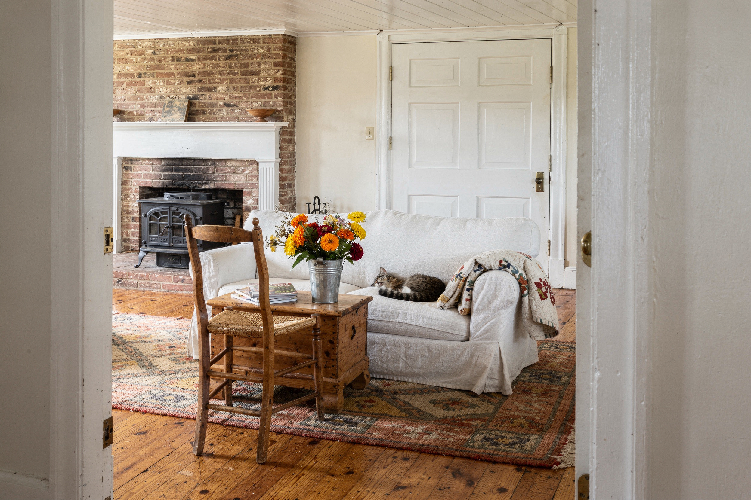 Red Barn: Living Room