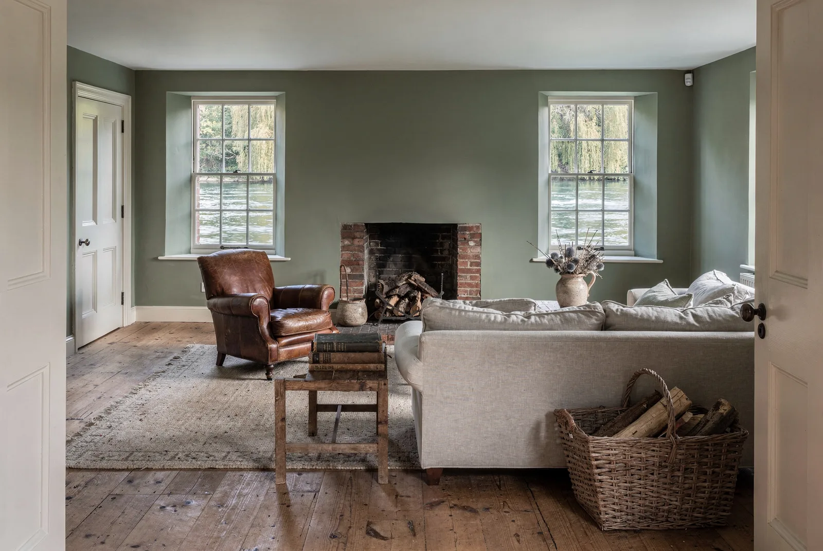 Willow Tree: Living Room